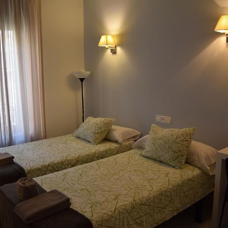 Hostal Rofer Madrid Exterior foto