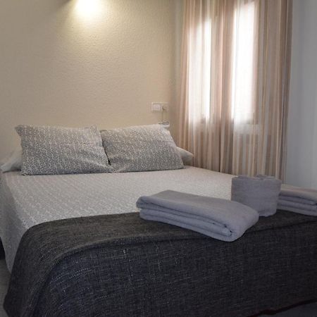 Hostal Rofer Madrid Exterior foto