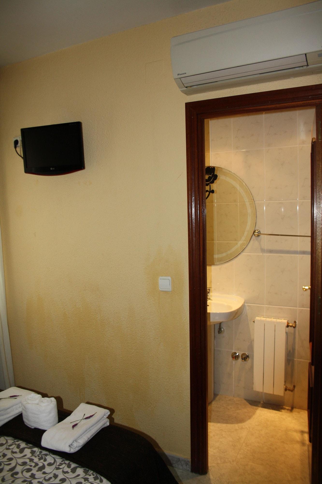Hostal Rofer Madrid Exterior foto