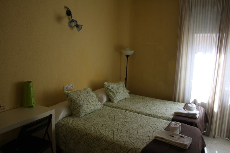Hostal Rofer Madrid Exterior foto