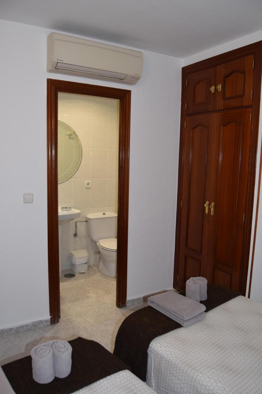 Hostal Rofer Madrid Exterior foto