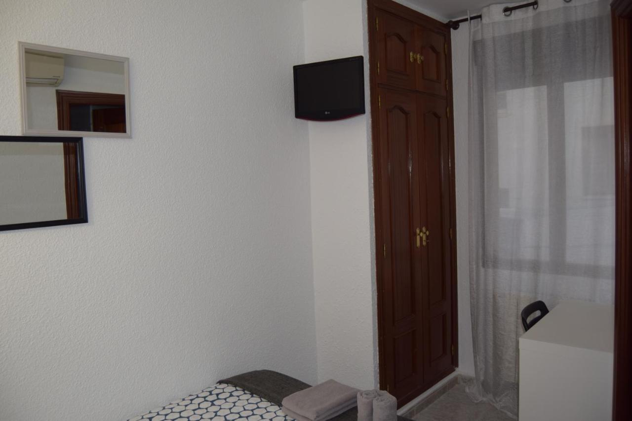 Hostal Rofer Madrid Exterior foto