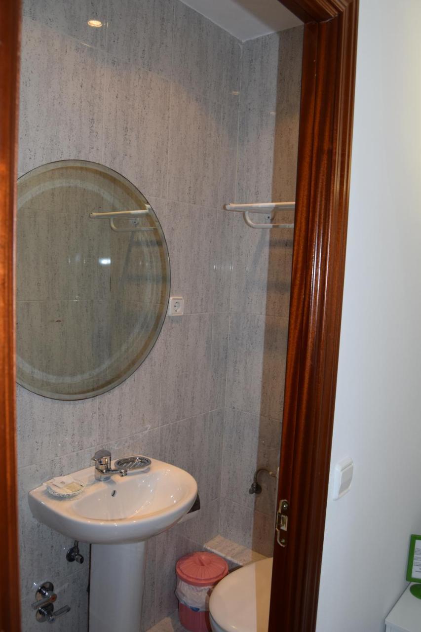 Hostal Rofer Madrid Exterior foto