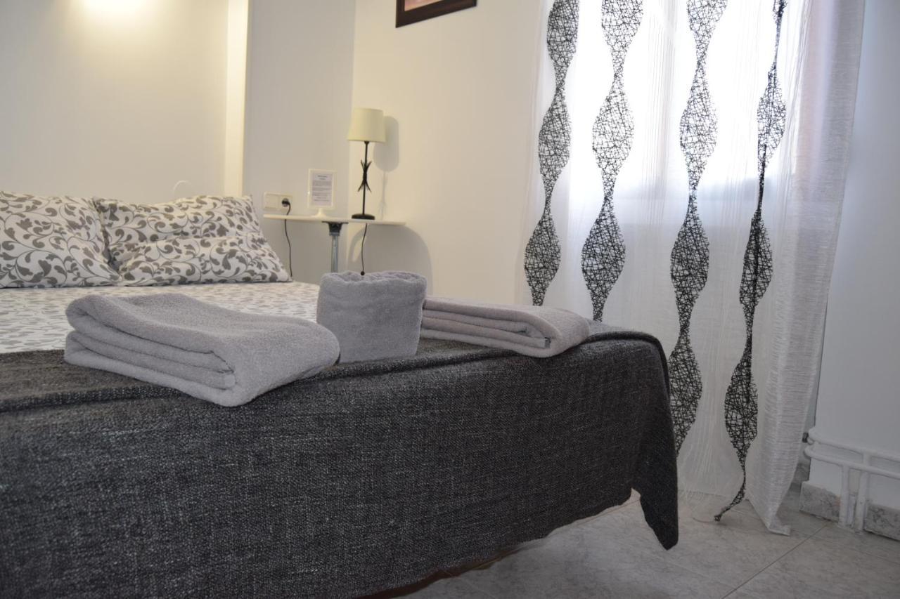 Hostal Rofer Madrid Exterior foto