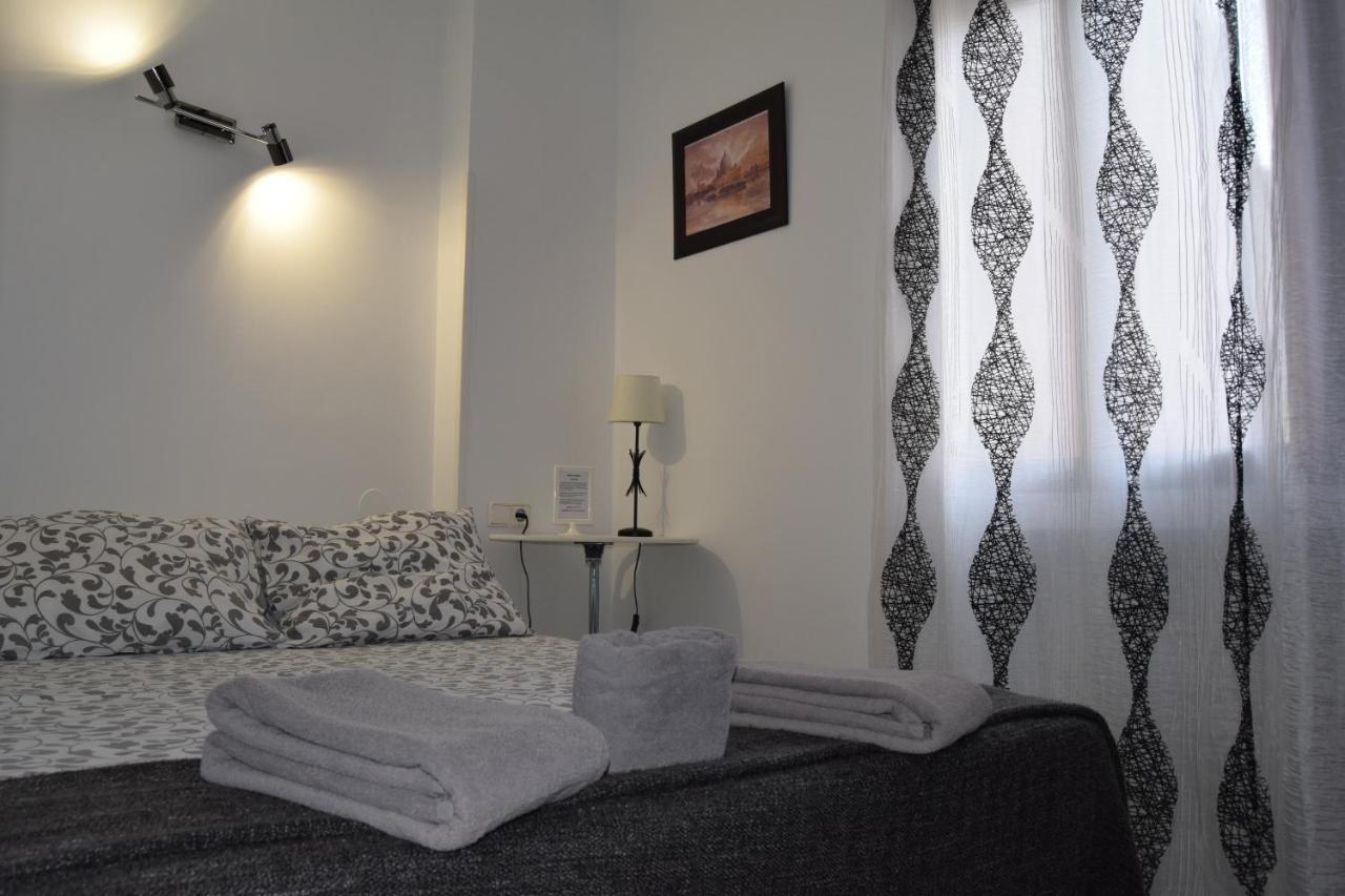 Hostal Rofer Madrid Exterior foto