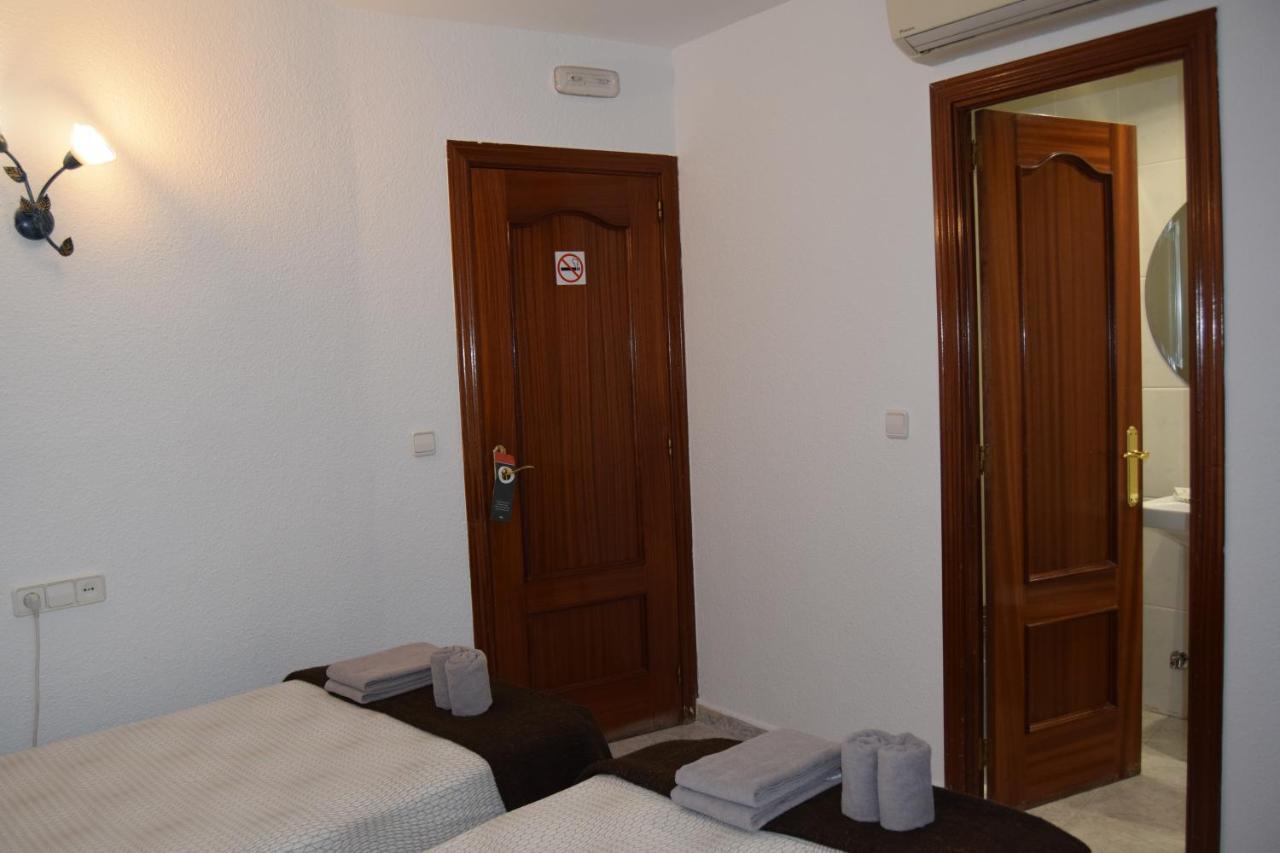 Hostal Rofer Madrid Exterior foto