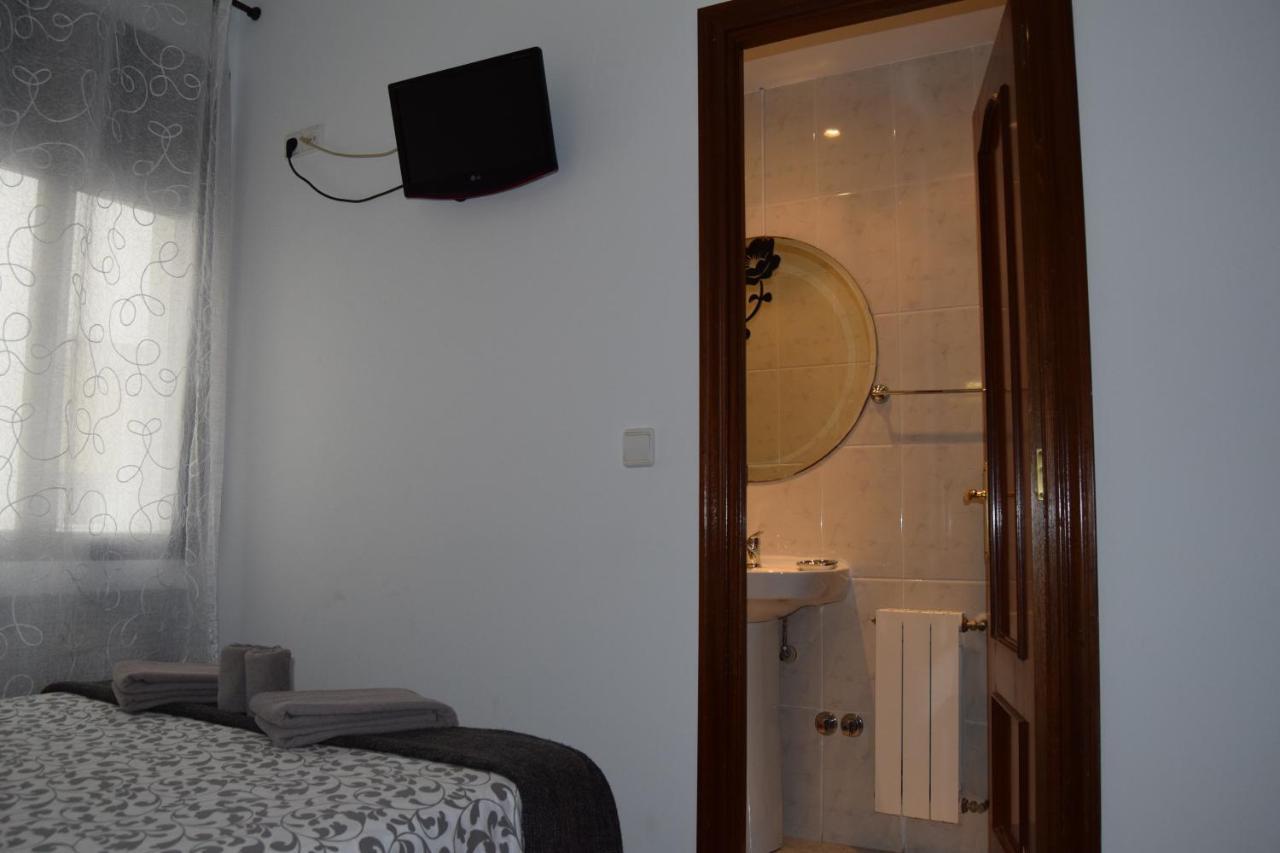 Hostal Rofer Madrid Exterior foto