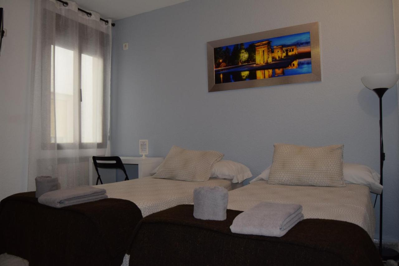 Hostal Rofer Madrid Exterior foto