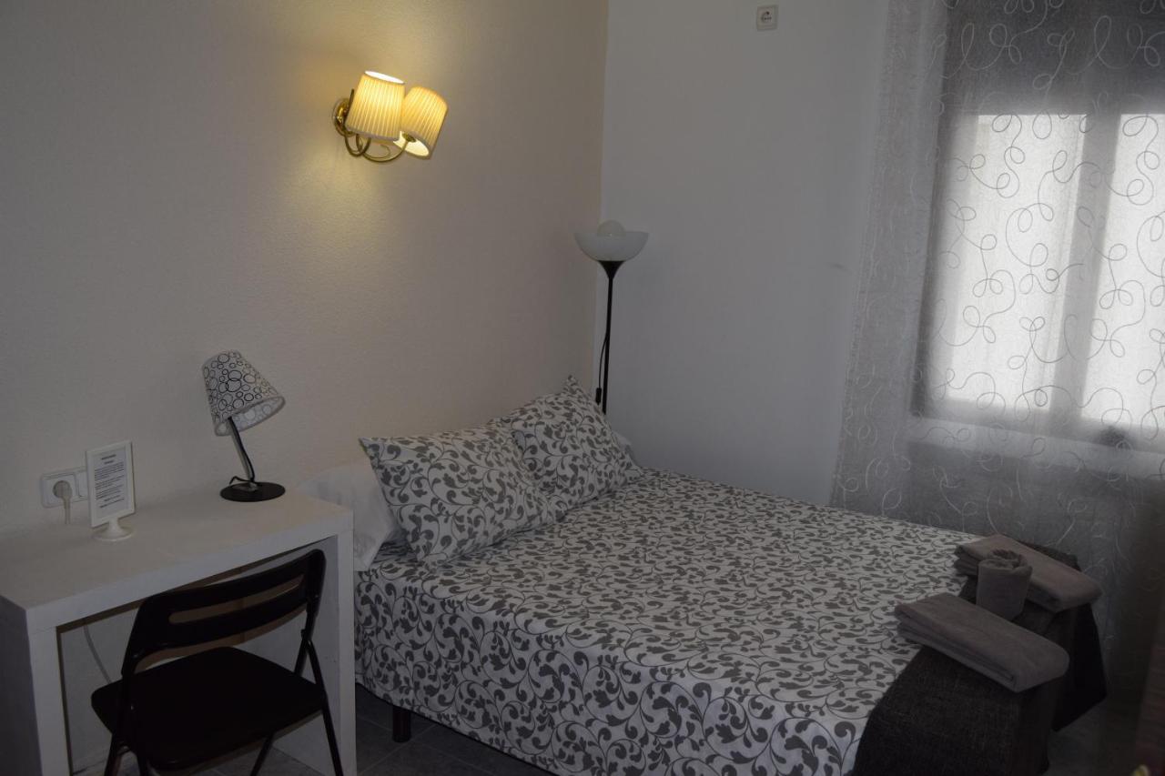 Hostal Rofer Madrid Exterior foto