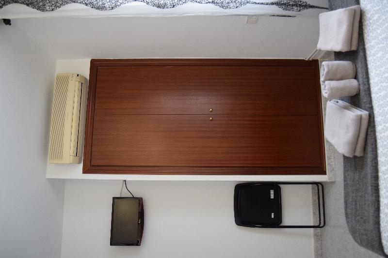 Hostal Rofer Madrid Exterior foto