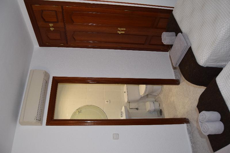 Hostal Rofer Madrid Exterior foto