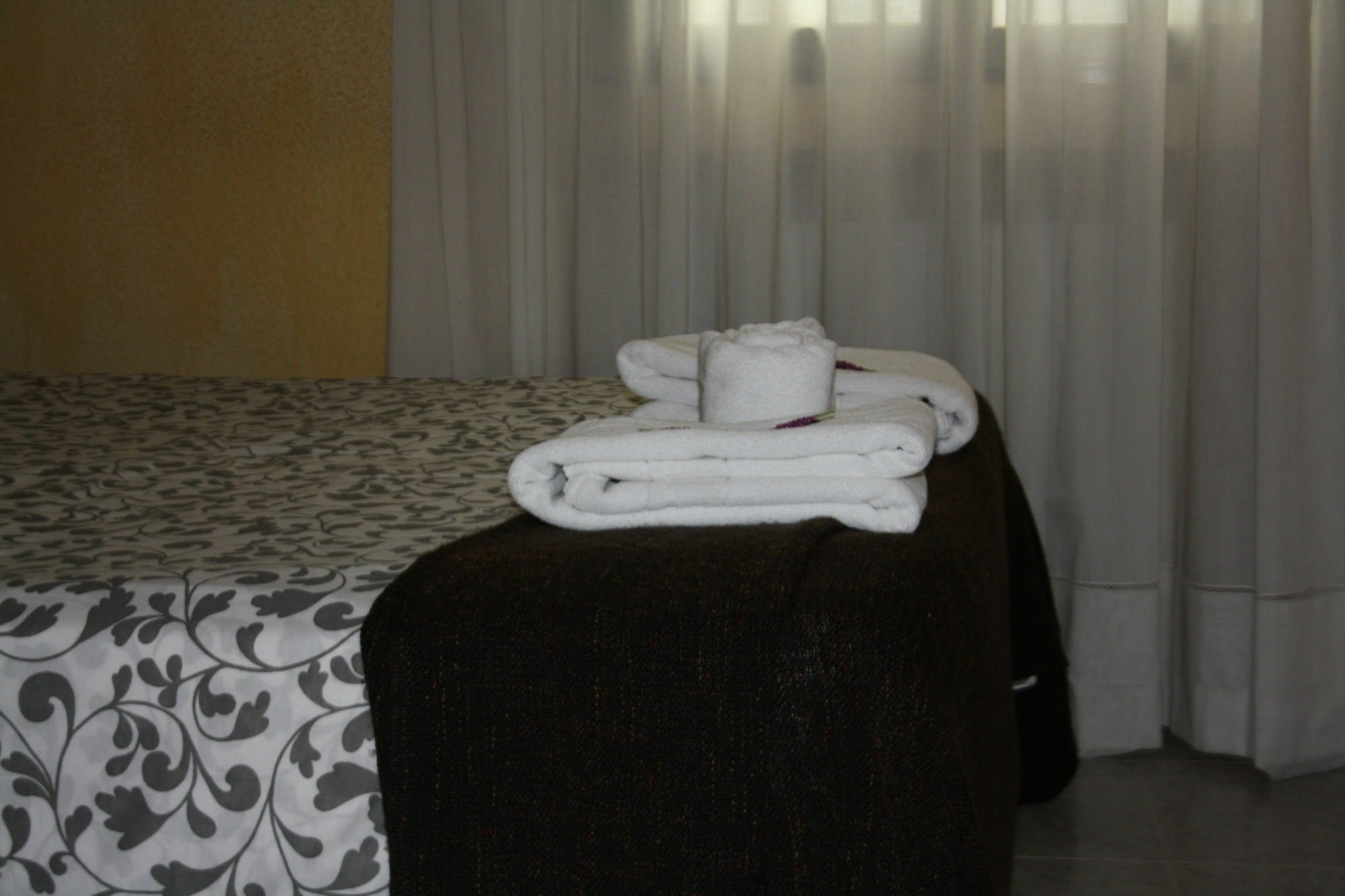 Hostal Rofer Madrid Exterior foto