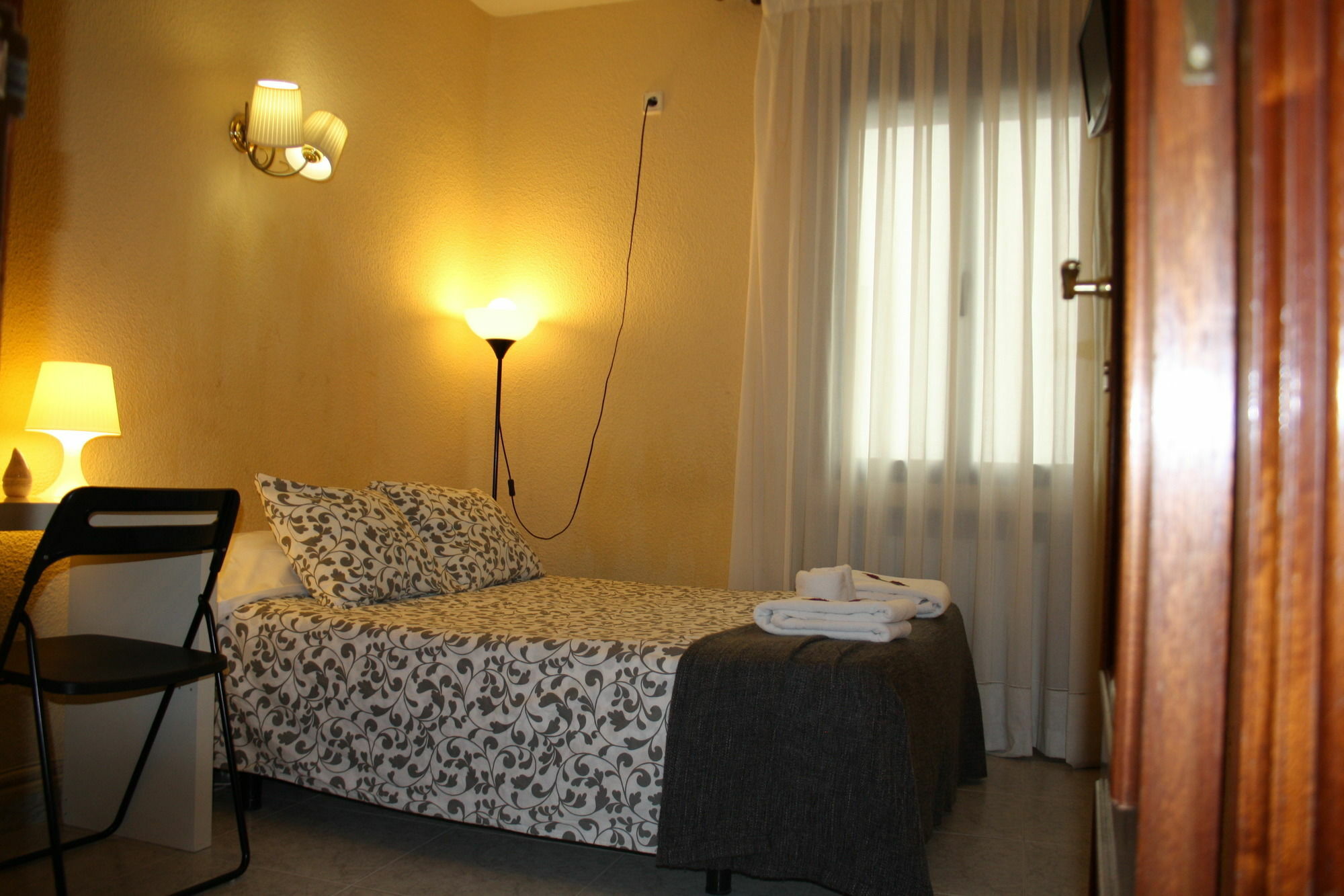 Hostal Rofer Madrid Exterior foto