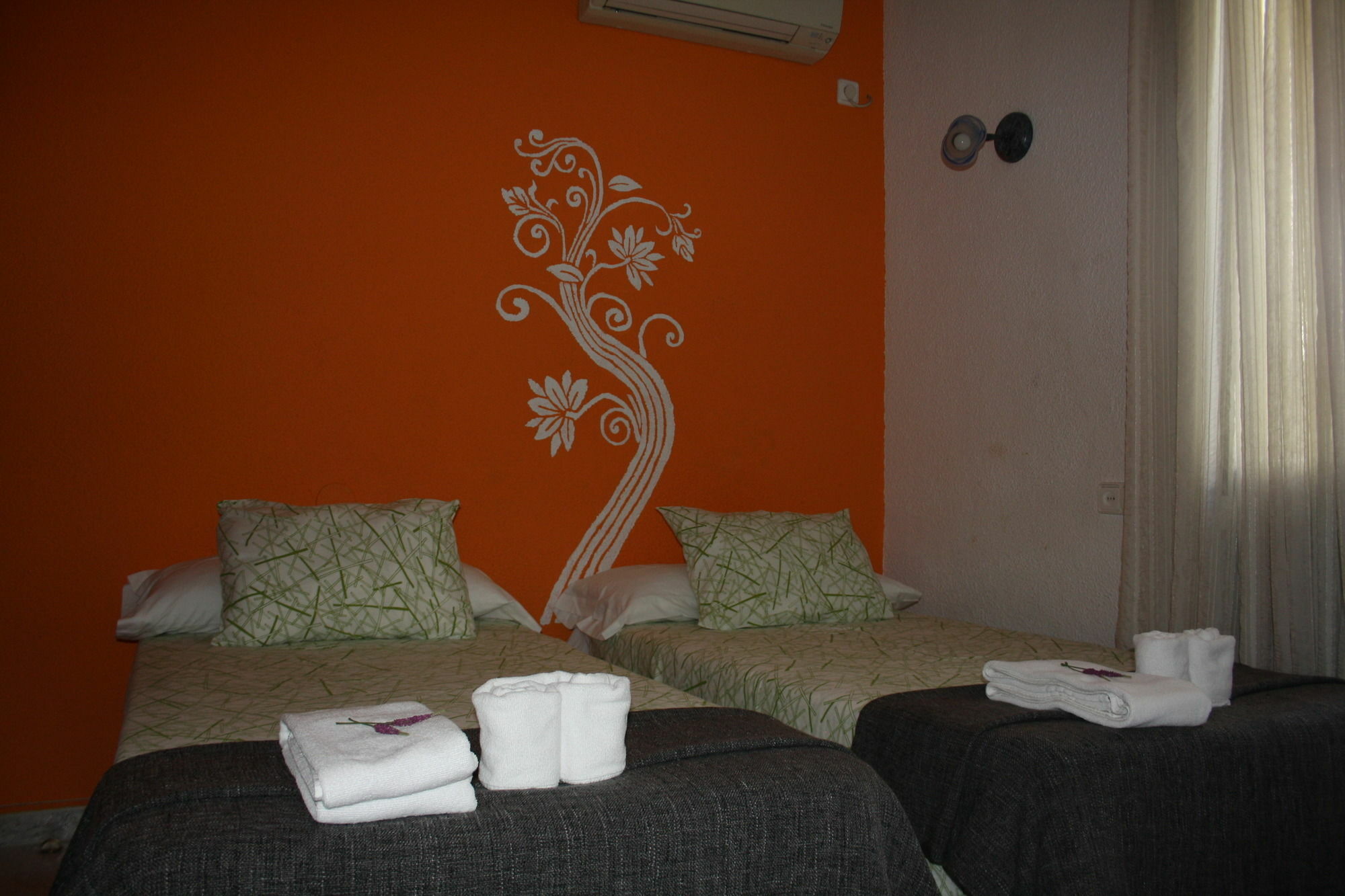Hostal Rofer Madrid Exterior foto