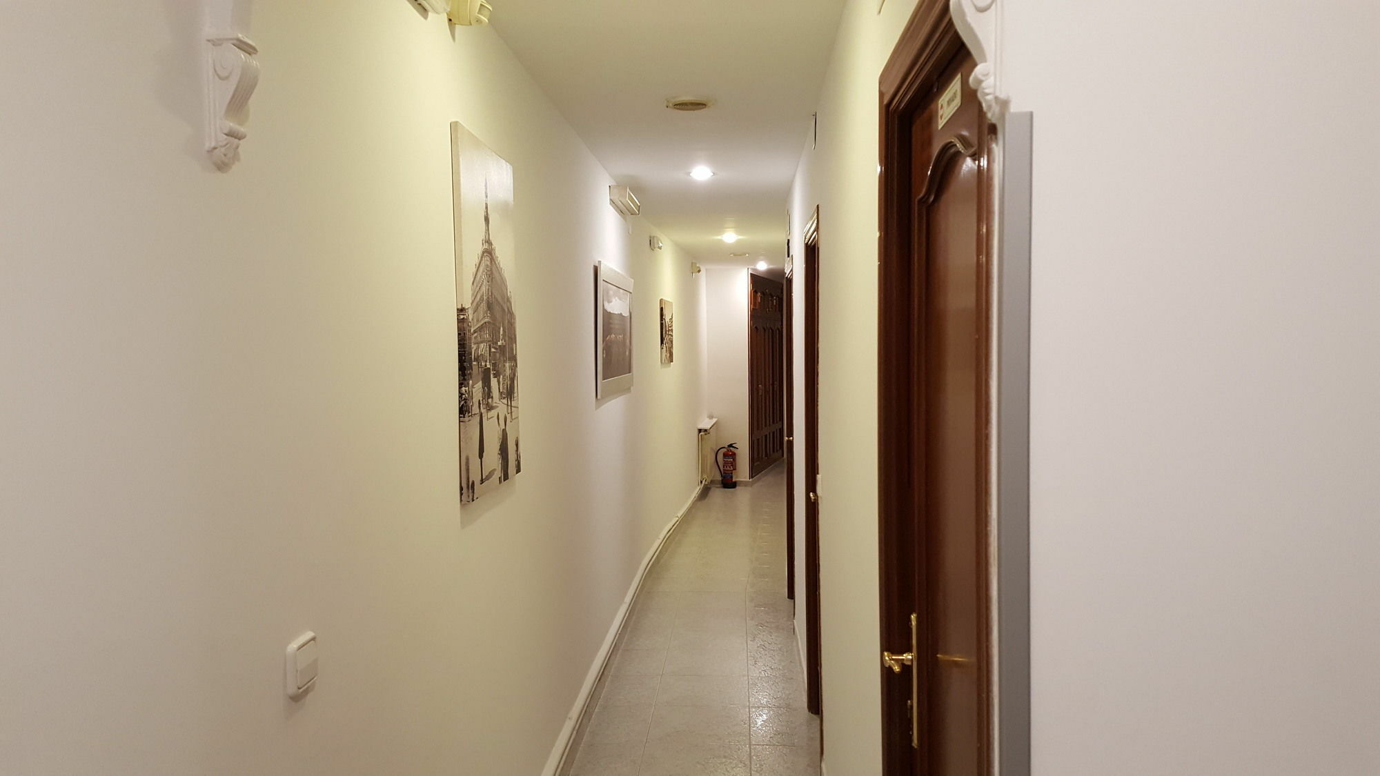 Hostal Rofer Madrid Exterior foto